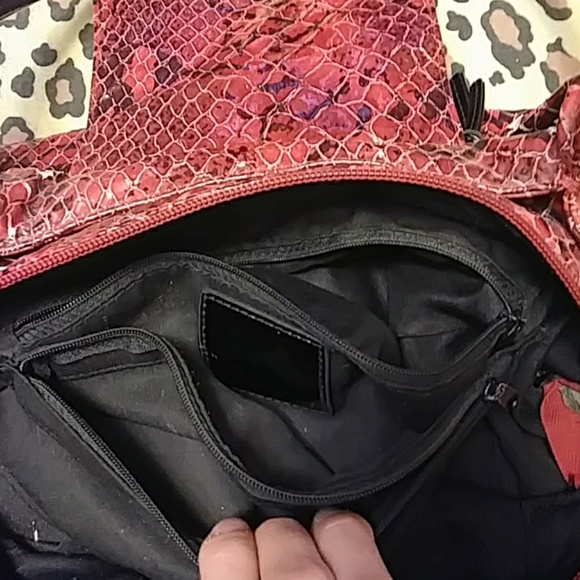 ❄Lrg. Red Snakeskin Hobo Bag - Picture 6 of 7